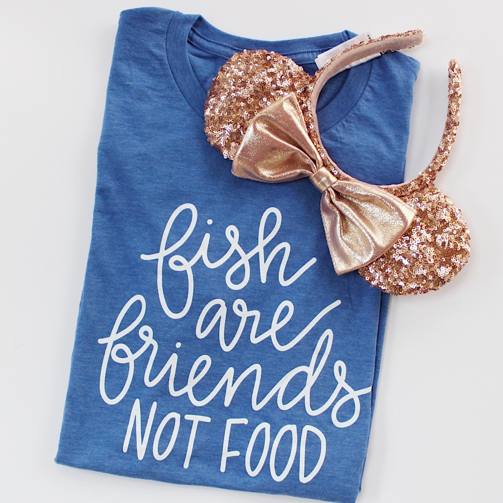 Fish are friends not food tee NWOT